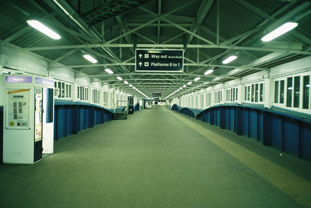 06 - www.hark1karan.com - Daily Life - Clapham Junction Night last train